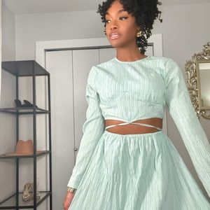 Long sleeve mid cut out midi dress